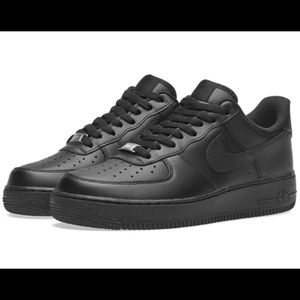 Black nike Air Force